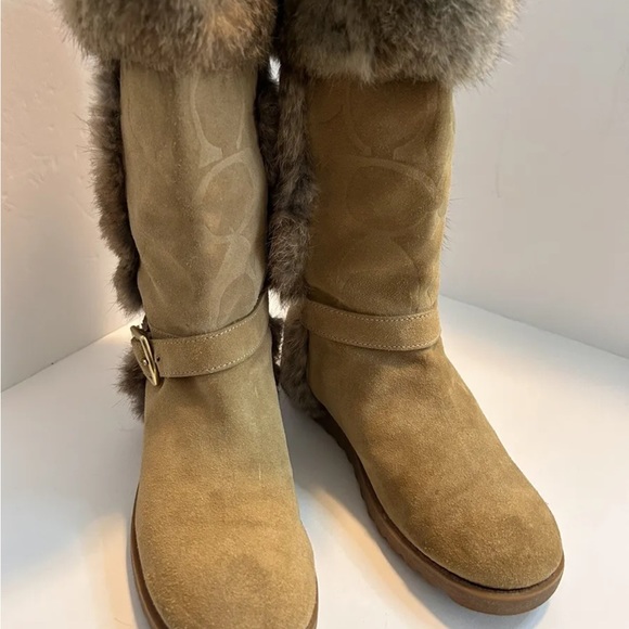 COACH Deeann Signature Boots Camel Tan Suede Buckle Rabbit Fur Trim Size 7B - Picture 8 of 13